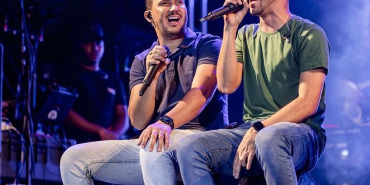 Shows de manhã, de noite e de madrugada: dupla de forró e piseiro faz cinco apresentações na Bahia em menos de 24h