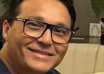 Morre Murilo Sena, tecladista da banda de forró Acarajé com Camarão