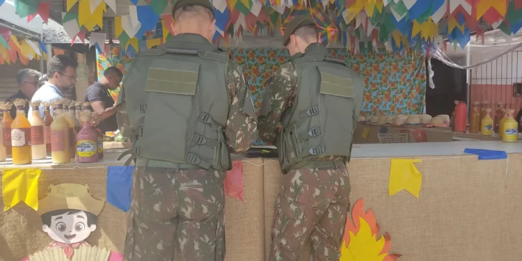 Operação fiscaliza venda de fogos de artifício em Feira de Santana