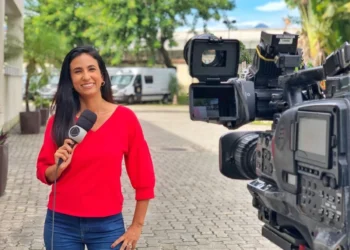Equipe da Record tem carro alvejado por bandidos no Rio de Janeiro