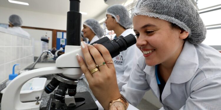 Abertas inscrições para mais de 14 mil vagas em cursos técnicos gratuitos na Bahia