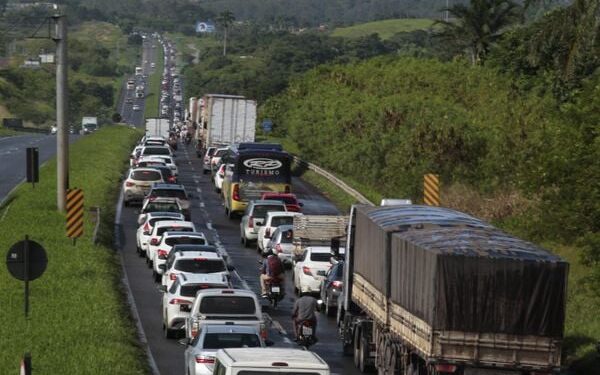 Vai viajar no São João? Saiba quando pegar a estrada para evitar engarrafamento