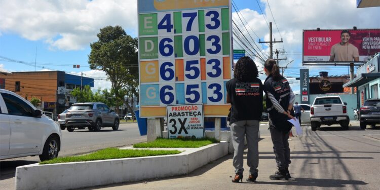 PROCON em alerta contra aumentos abusivos de combustíveis em Feira de Santana