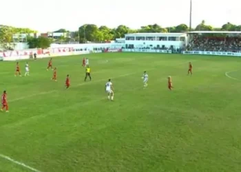 Fluminense de Feira sai na frente, mas sofre virada e Porto abre vantagem na semifinal do Baianão Série B