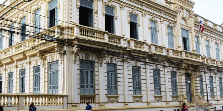 Publicado edital para concurso público da Prefeitura de Feira de Santana