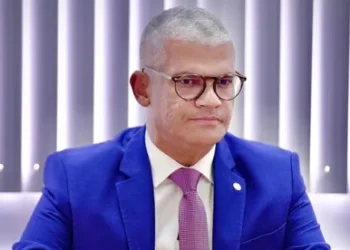 Pablo Roberto retira candidatura em Feira para apoiar Zé Ronaldo