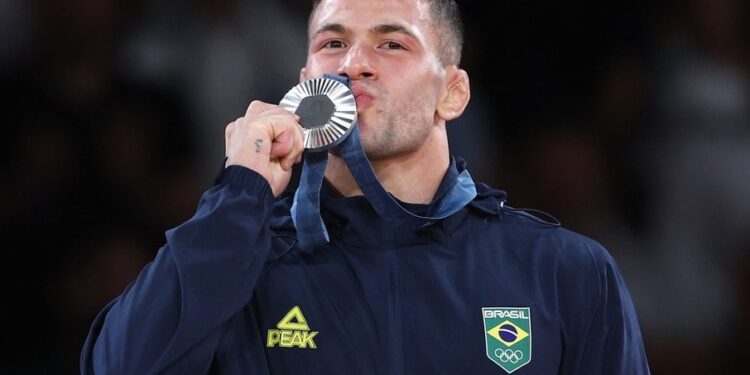 Deu prata no judô! Willian Lima conquista 1ª medalha do Brasil nas Olimpíadas de Paris