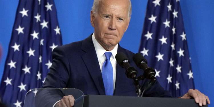 Biden desiste da candidatura a presidente dos EUA e anuncia apoio a Kamala Harris