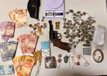 PM apreende arma e drogas no George Américo após confronto com suspeito