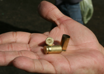 Mulher é assassinada a tiros durante o velório da mãe em Senhor do Bonfim