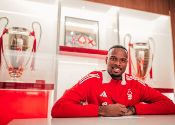 Nottingham Forest anuncia contratação de Carlos Miguel, goleiro ex-Corinthians