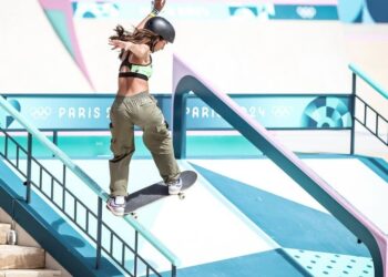 Com emoção! Rayssa Leal brilha no fim e conquista o bronze no skate street em Paris