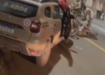 PM é atropelado ao tentar abordar dupla em moto durante blitz em Salvador