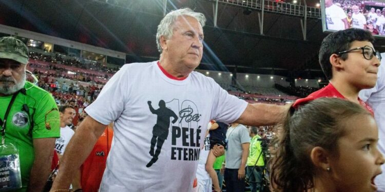 Ídolo do Flamengo, Zico é assaltado em Paris e tem prejuízo de R$ 3 milhões, diz jornal
