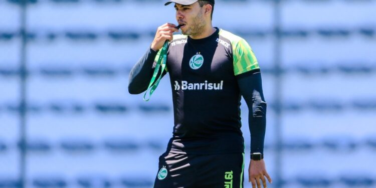 Juventude acerta a contratação do técnico Jair Ventura para o lugar de Roger