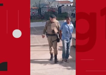 Suspeito é preso após golpear três colegas de trabalho com canivete em fila do refeitório de fábrica na Bahia