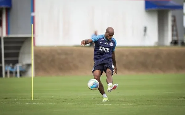 Vice-artilheiro do Bahia, atacante Oscar Estupiñan deixa o tricolor