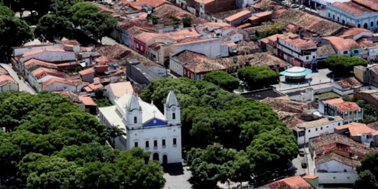 Adolescente agredido por guardas municipais recebe alta médica após 5 dias internado na BA; mão e fala foram afetados