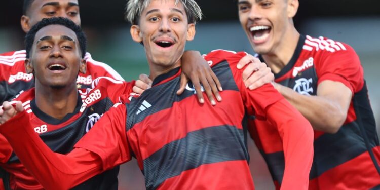 Flamengo acerta venda de Werton para clube português