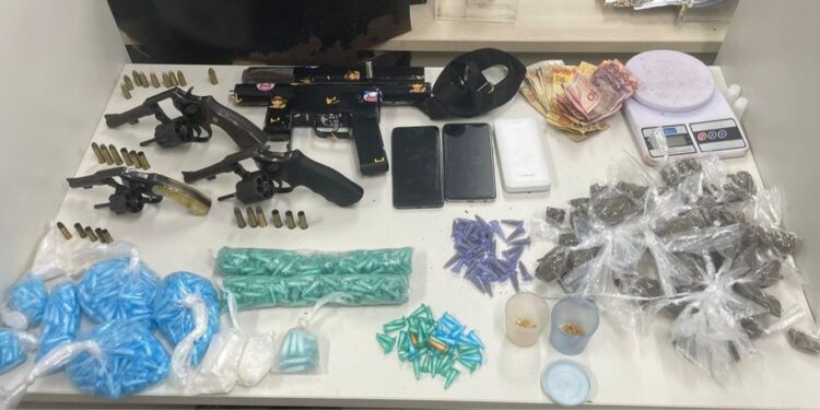 Quatro homens morrem após confronto com policiais militares em cidade da BA apontada como a segunda mais violenta do Brasil