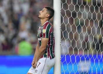 Fluminense encaminha venda de André para o Wolverhampton