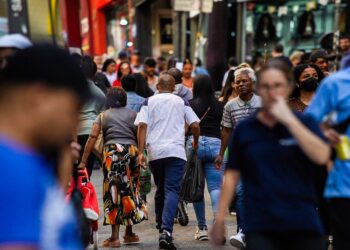 Brasil tem 212,5 milhões de habitantes, diz IBGE