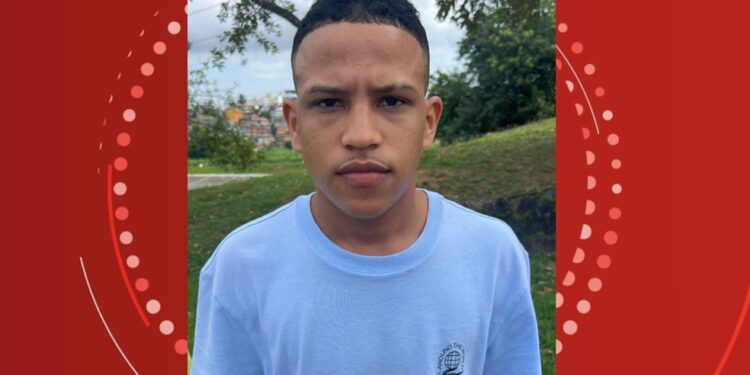 Jovem de 19 anos solto em audiência de custódia vai a Fórum com carro roubado e é preso novamente na Bahia