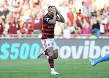 Exames confirmam lesões de Viña e Cebolinha, e dupla do Flamengo passará por cirurgias