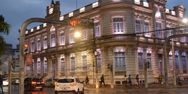Prefeitura de Feira de Santana retira vagas de concurso um dia após anúncio por ‘necessidade de atualização salarial’
