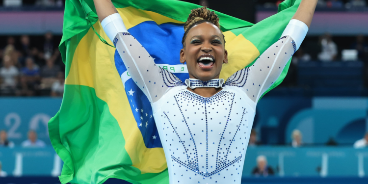Rebeca salta para a prata, e Simone Biles desafia a gravidade para conquistar o ouro em Paris 2024