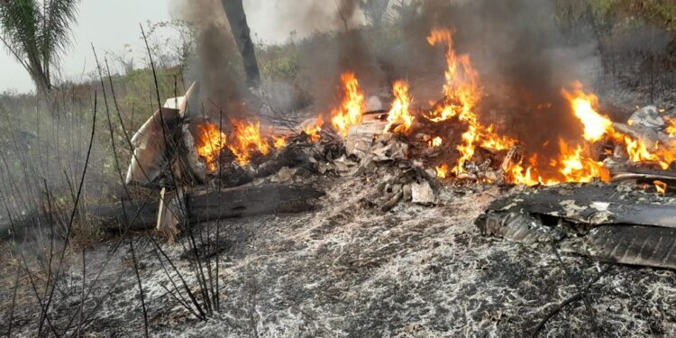 Avião de pequeno porte cai e deixa 5 mortos em Apiacás, na zona rural de Mato Grosso