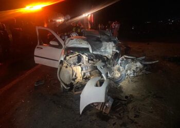 Cinco morrem e um fica gravemente ferido em acidente entre carros na Bahia; parte das vítimas voltava de evento político