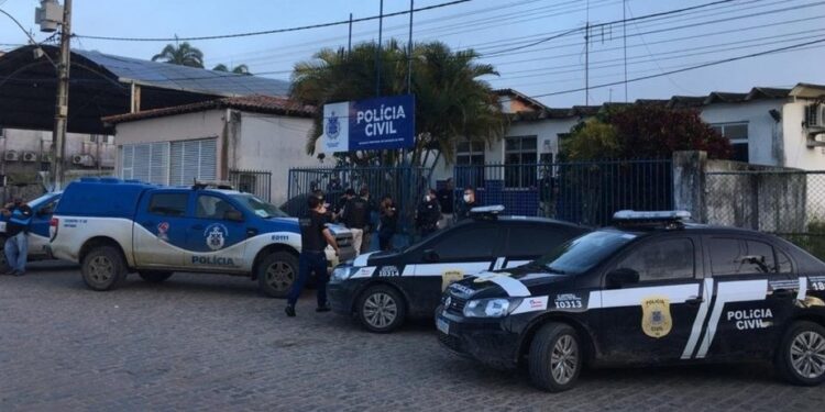 Cinco homens suspeitos de integrar facção criminosa morrem em confronto com policiais no Recôncavo da Bahia