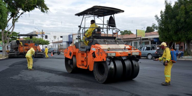 Prefeitura avança com obras de asfaltamento no distrito de Maria Quitéria
