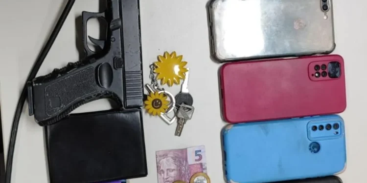 Polícia recupera carro roubado de vereador após confronto com criminosos
