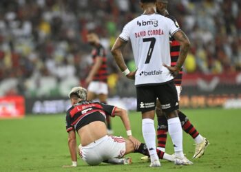 Luiz Araújo tem lesão e desfalca o Flamengo nas quartas da Libertadores e na semi da Copa do Brasil
