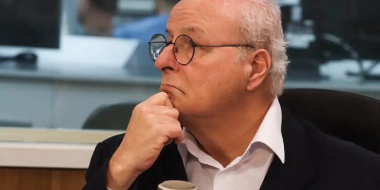 Assessor de Silvio Almeida é demitido em meio a novas acusações de assédio