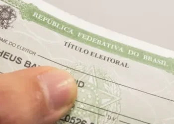 TSE alerta para atualização do e-título