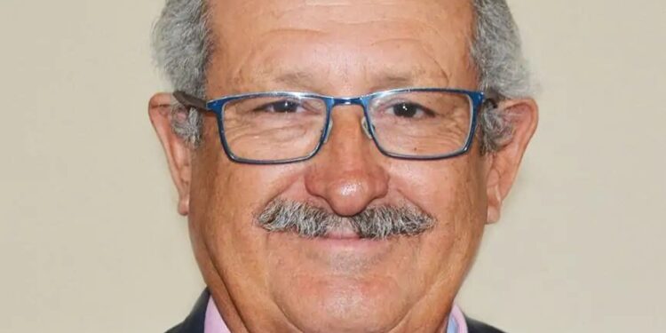 Minuto de silêncio em homenagem ao médico Eduardo Leite