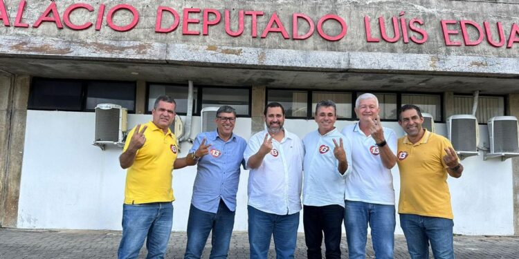 Santo Estêvão: Hugo Nogueira (MDB) desiste de candidatura e declara apoio a Val de Dezinho (PT) para prefeito de Santo Estêvão