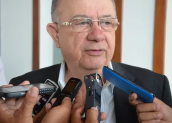 Zé Ronaldo lidera corrida eleitoral e pode vencer no 1º turno