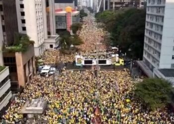 Bolsonaro exige anistia para envolvidos no 8 de janeiro e diz que Moraes é ditador