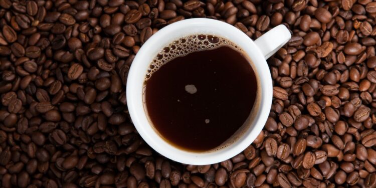 Café a R$ 40 o quilo: como a seca histórica está ajudando a deixar o produto mais caro