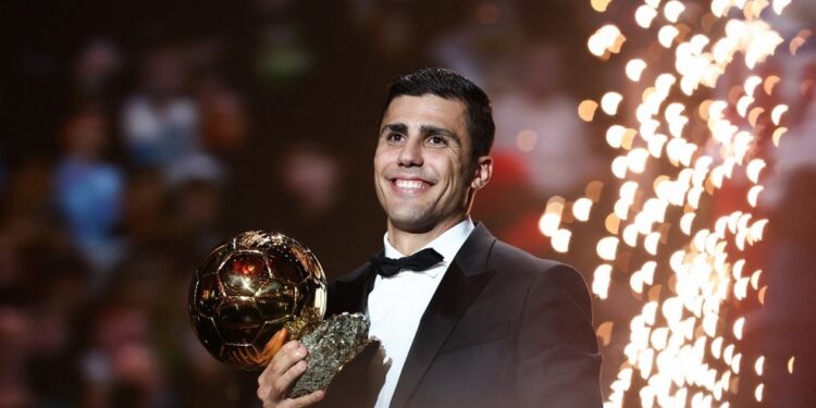 Bola de Ouro 2024: Rodri é eleito o melhor jogador do mundo, e Vini Jr. é segundo