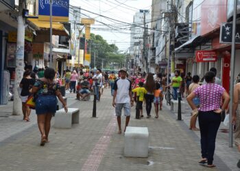 Confira o funcionamento do comércio nos feriados de novembro