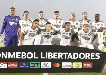 Botafogo joga com a cabeça na final e carimba vaga histórica em jogo típico de Libertadores