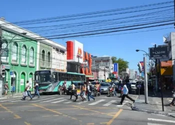 Comércio de Feira inicia período de contrações temporárias