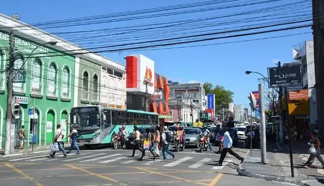 Comércio de Feira inicia período de contrações temporárias