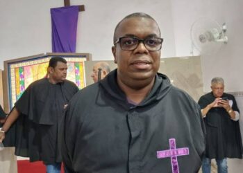 Projeto visa homenagem a destaque do serviço público e de ações religiosas em Feira