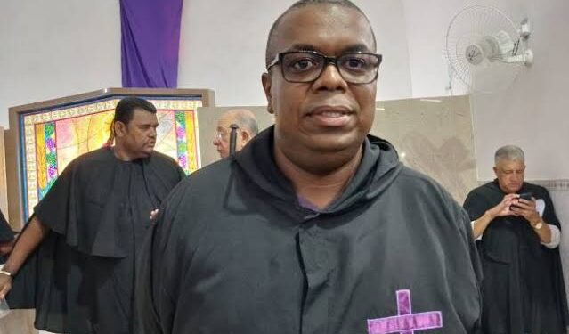 Projeto visa homenagem a destaque do serviço público e de ações religiosas em Feira